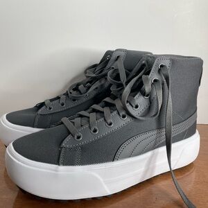 PUMA size 8.5 women platform sneakers NWOT